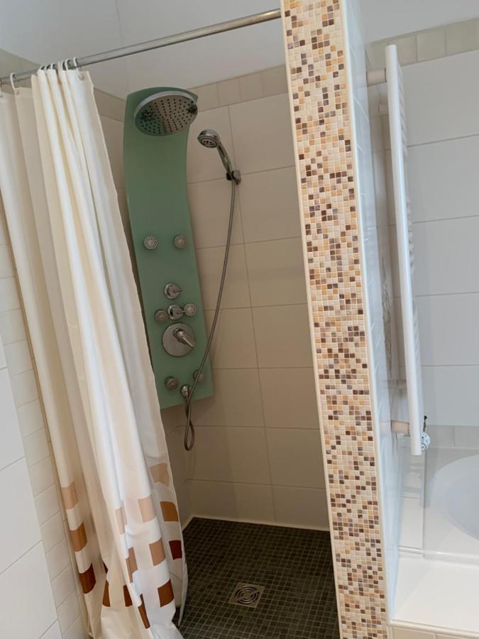 Nordsee Und City Fusslaufig - Luxeriose Fewo Mit Grossem Balkon Wilhelmshaven Exterior photo